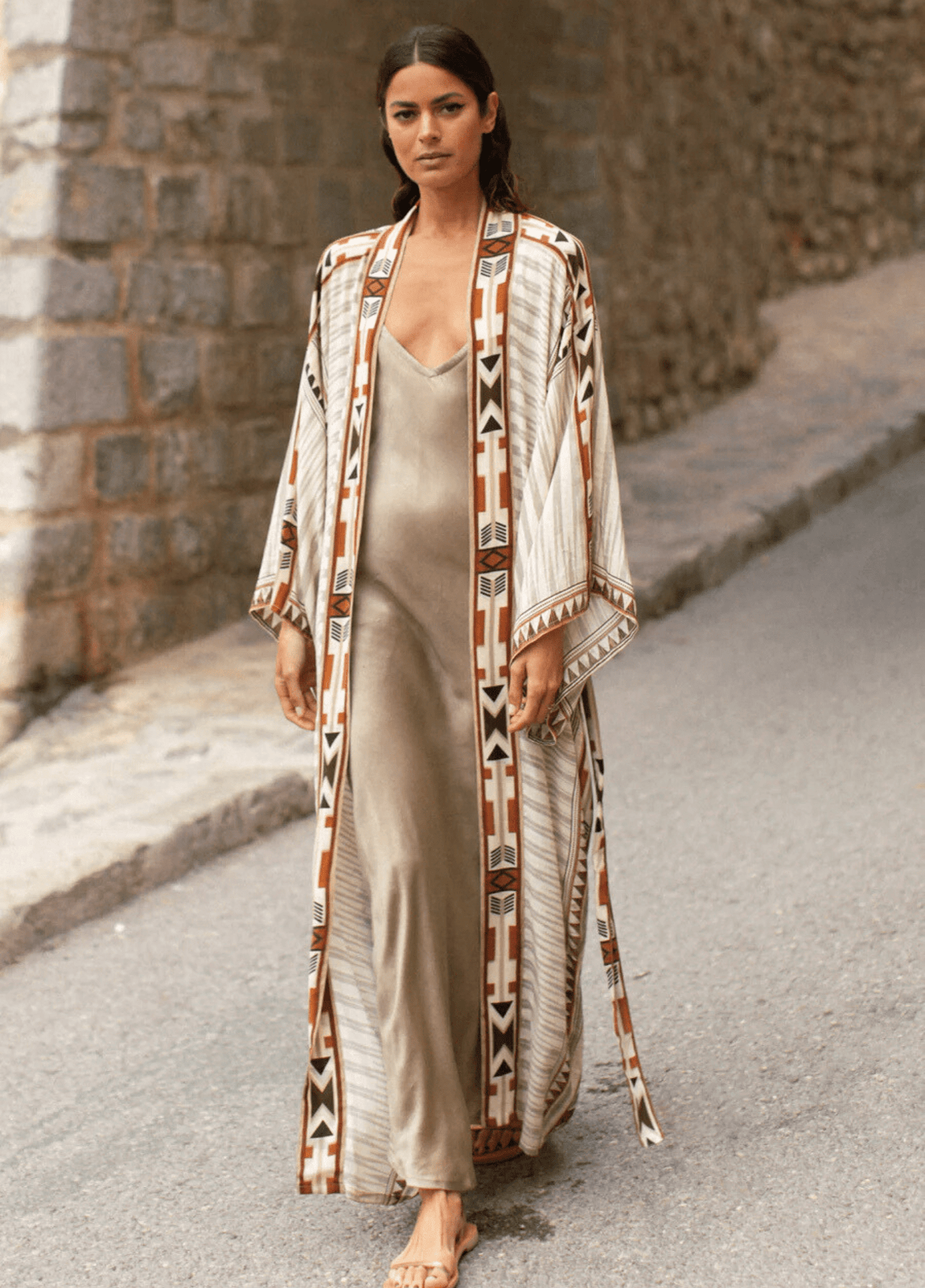Kimono long beige à motif géométrique tribal | Yukita